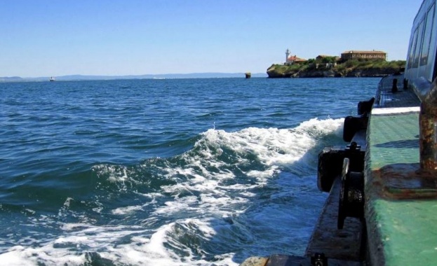 Заради лошото време плаванията до остров Света Анастасия са отменени