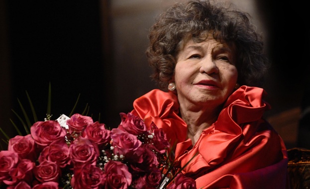 Напусна ни великата Стоянка Мутафова Българската актриса е починала тази