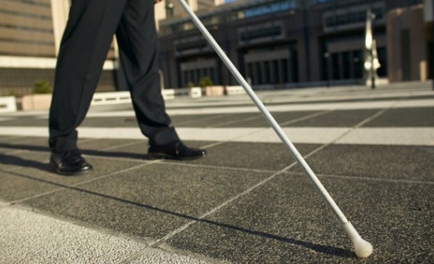 Възрастен сляп мъж живя няколко дни с тялото на сина