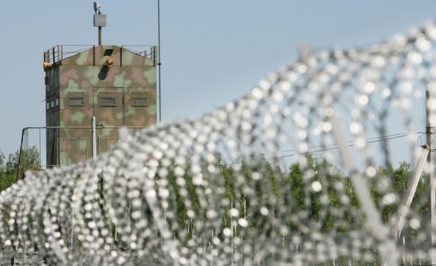 Унгарското правителство е наредило да бъде пуснат ток по оградата