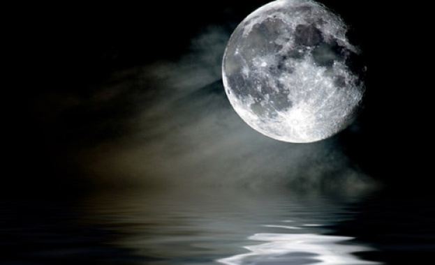 Американски учени са на мнение че ако Луната се взриви
