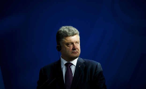 Украинският президент Петро Порошенко подписа новия закон за образованието, съобщават
