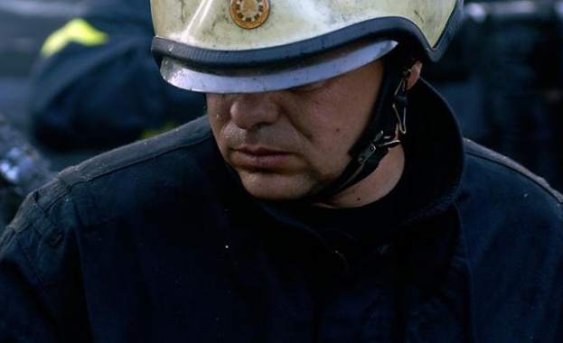 Властите в Италия са арестували доброволец пожарникар който започвал пожар