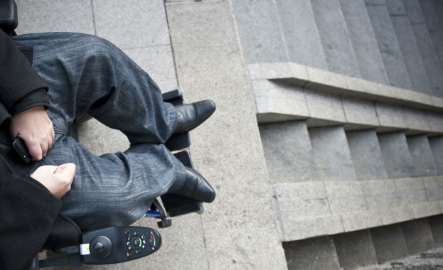 Комисията за защита от дискриминация започва проверки на обществени сгради