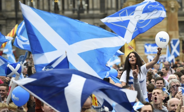 Премиерът на Шотландия Никола Стърджън отложи подготовката за референдума за
