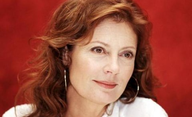 Холивудската легенда Сюзан Сарандън е в компанията на кучето си