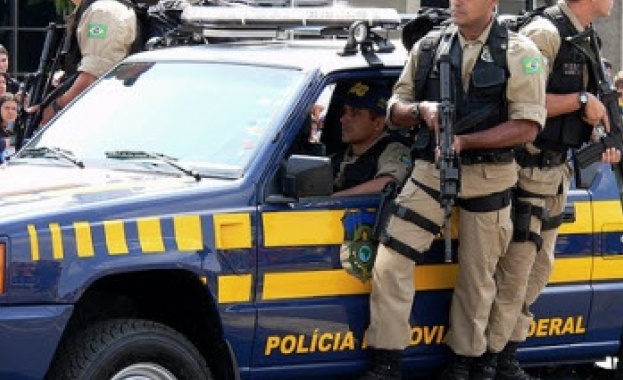 Най малко 14 души загинаха в резултат на стрелба в