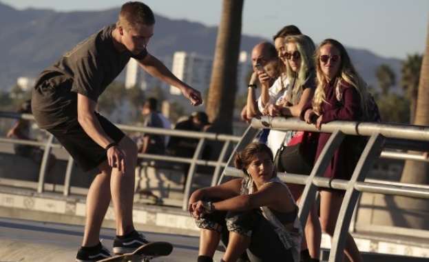 Близо 90 от българските мъже до 24 годишна възраст живеят с