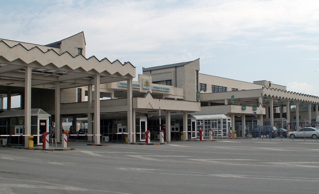 Властите в Гърция са арестували трима българи само за няколко