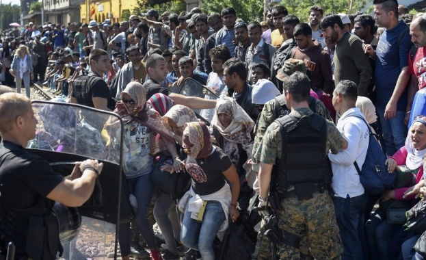 И Сърбия затваря границите си за бежанци 