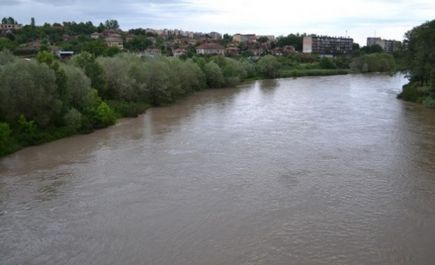 На място за да ръководят и координират действията с областните