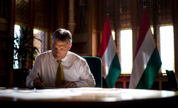 Унгарският министър председател Виктор Орбан обвини днес Европейската комисия че осъществява