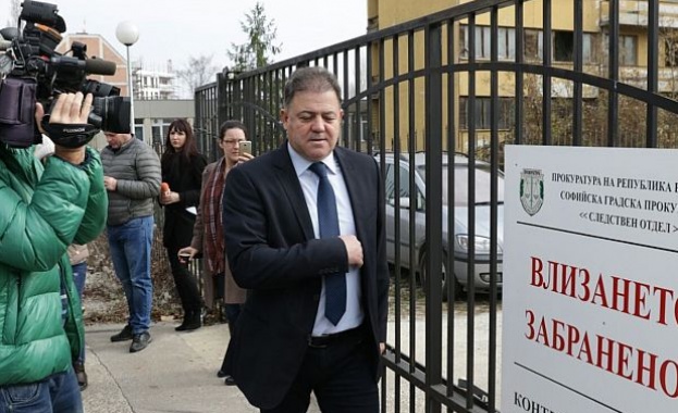 Софийският градски съд отложи делото срещу бившия министър на отбраната
