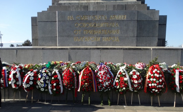 На 23 февруари във връзка с държавния празник на Руската