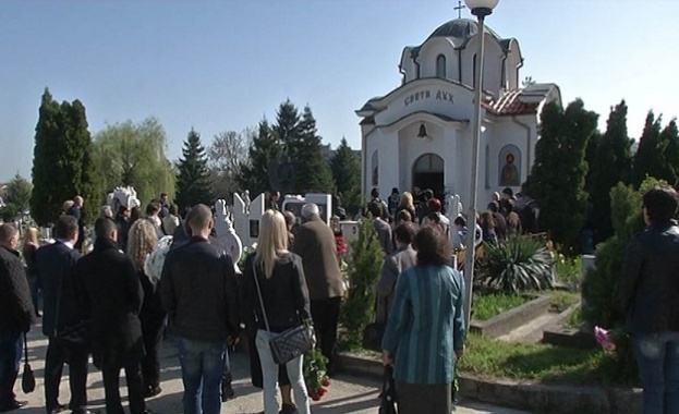 1581 г След околосветско плаване Франсис Дрейк е обявен в