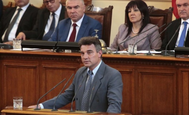 В ромските гета зрее бомба За това предупреди от парламентарната