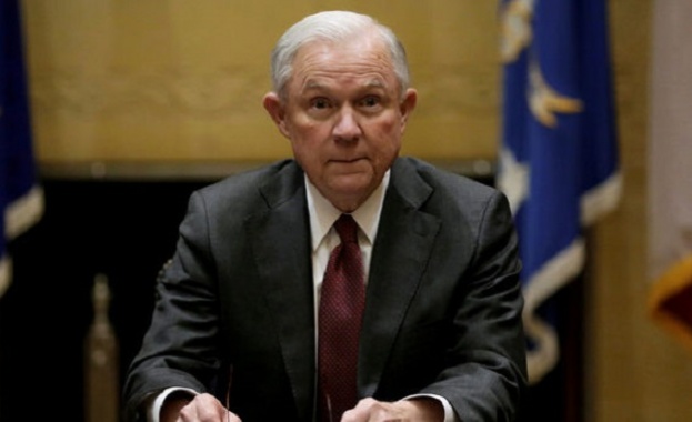 Американският главен прокурор и министър на правосъдието Джеф Сешънс отново