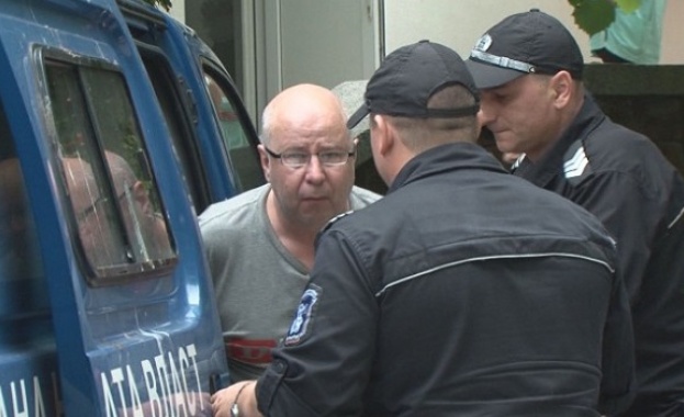 Ралф Сундберг шведският турист изритал в главата камериерка в курорта