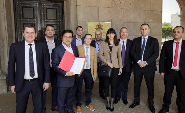 БСП за България внесе жалба в КС за безпринципни текстове