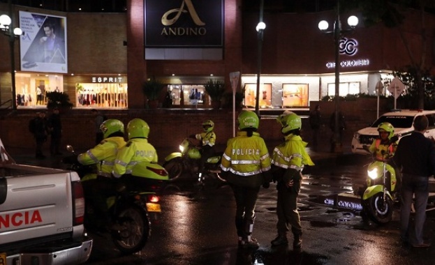 Най малко три жени загинаха а други 9 са ранени