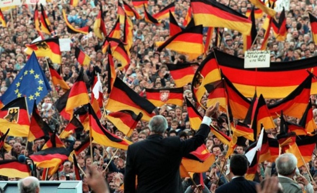 Европейската комисия подготвя официална европейска церемония в знак на почит