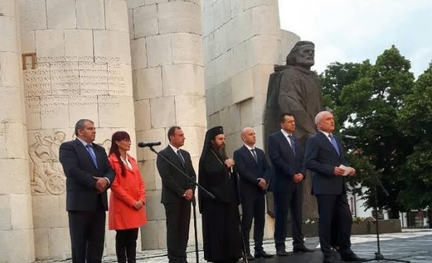 История славянобългарска е призив да поискаме отново да бъдем на