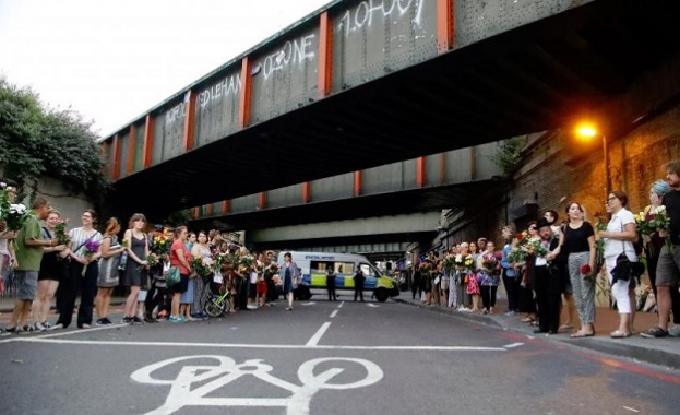Нападателят който блъсна минувачи край джамия в Лондон е на