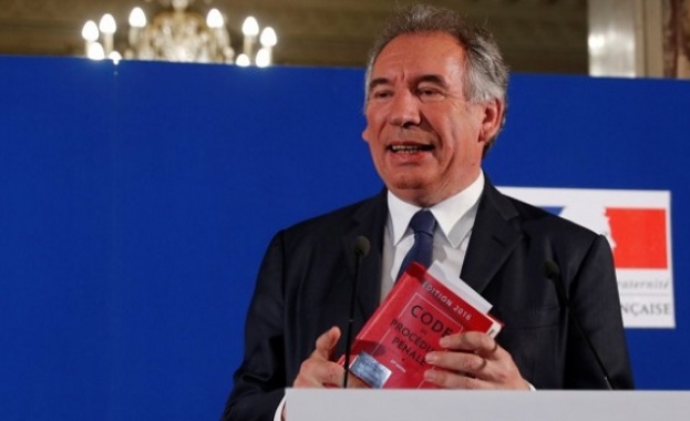 Френският министър на правосъдието и един от ключовите съюзници на