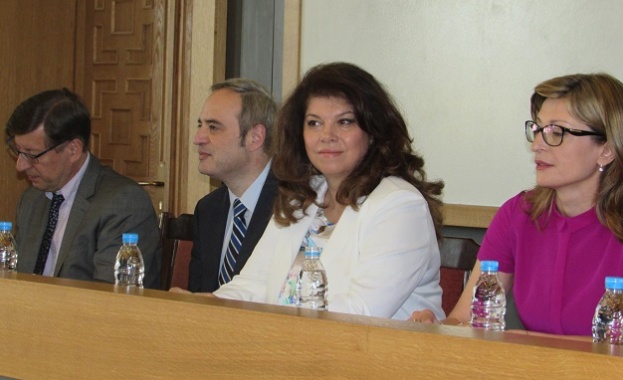 Европа трябва да има решаващ глас и лидерско място при