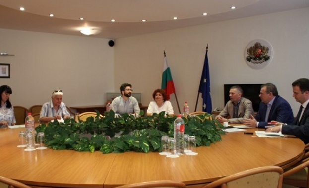 След като по рано днес граждани на Перник протестираха пред