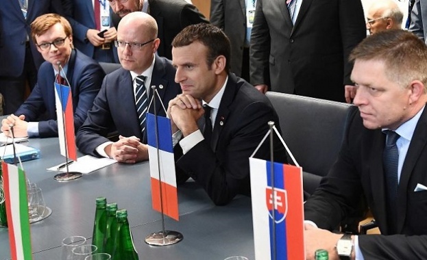 Френският президент Еманюел Макрон се срещна с лидерите на страните