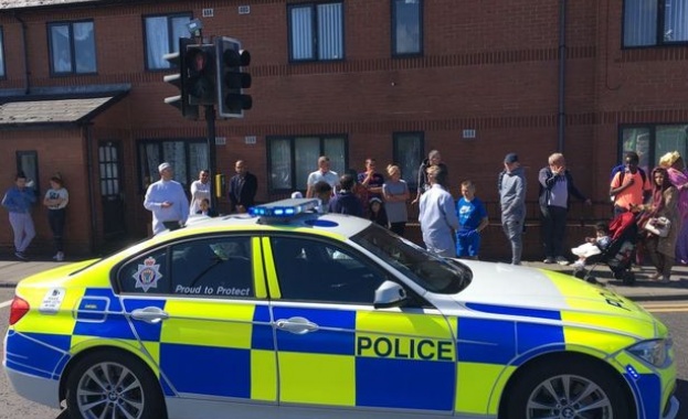 Кола се вряза в пешеходци пред спортен център и в