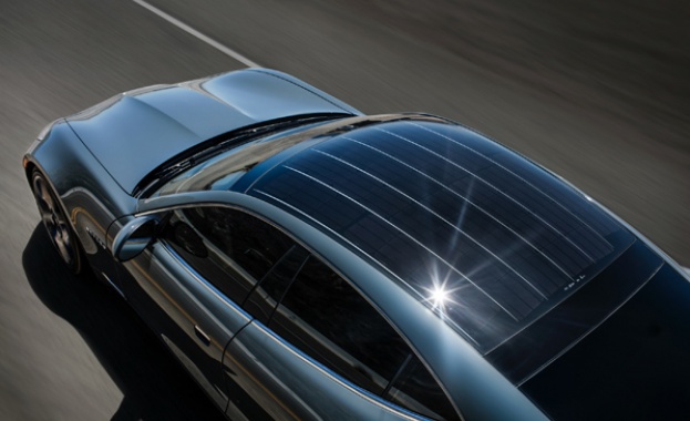 Концепцията за разполагане на соларни панели на покрива на електромобила