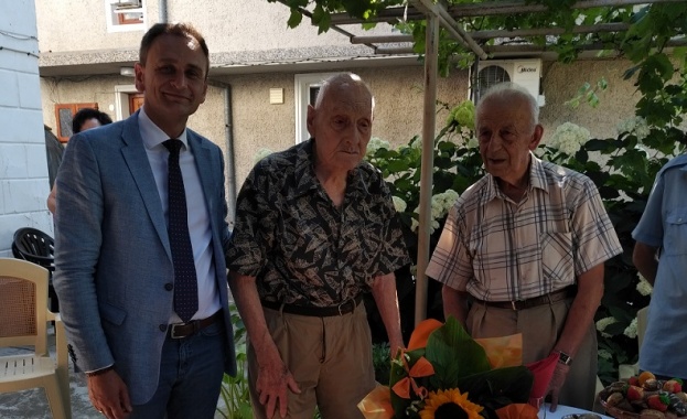 В трогателното тържество по повод 100 годишнината на бай Косьо