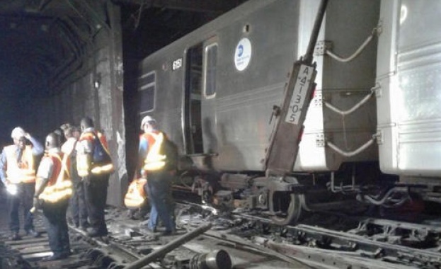 Влак дерайлира в нюйоркското метро в горен Манхатън съобщи Ройтерс