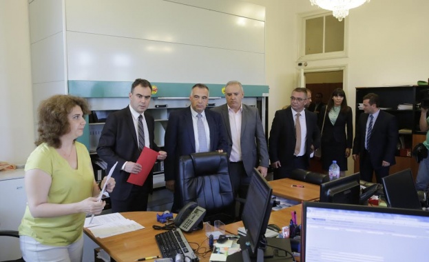 Внесохме 59 подписа за свикване на временна анкетна комисия в