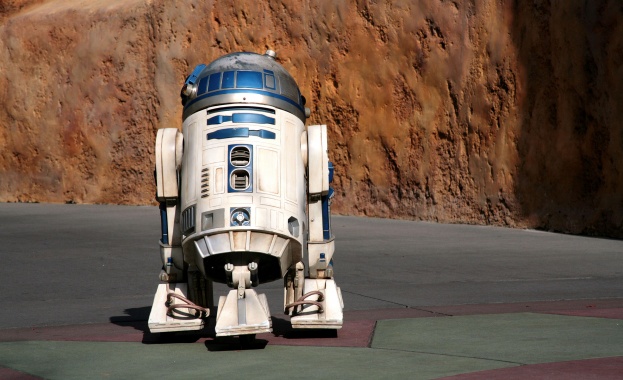Роботчето R2 D2 от Междузвездни войни беше продадено на търг
