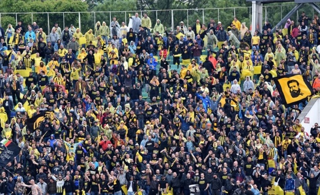 Премеждията за феновете на Ботев Пловдив продължават След като бяха