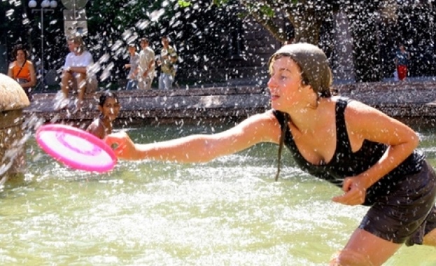 Гърция е засегната за трети пореден ден от горещини като