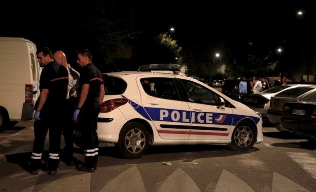 Осем души бяха ранени при стрелба пред джамия в южния