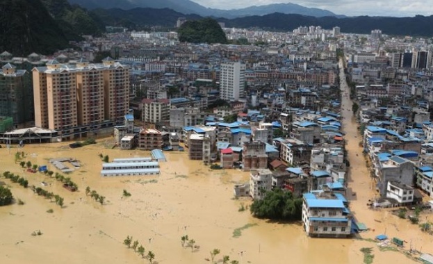 Проливен дъжд засегна части от Централен и Южен Китай в