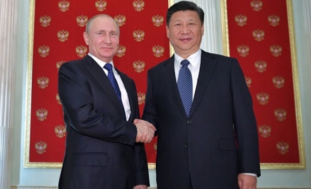 Китайският президент Си Дзинпин и руският му колега Владимир Путин