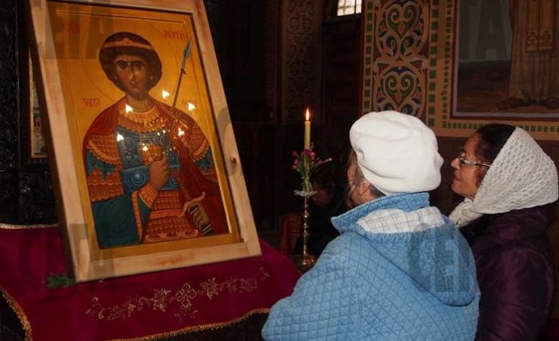 Икона на Свети Георги Зографски осветена в Света гора вече