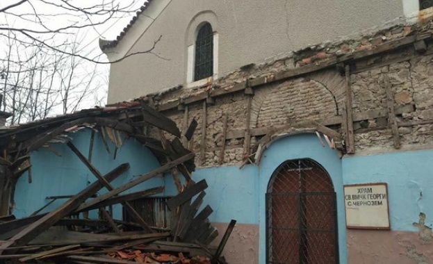 Близо година и Министерство на културата и община и собствениците