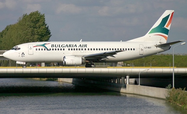 Стотици туристи отново блокирани на Летище София За пореден