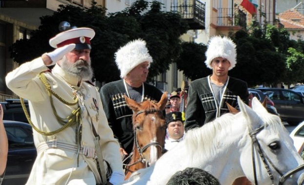 С историческа възстановка беше пресъздадено Освобождението на Търново преди 140
