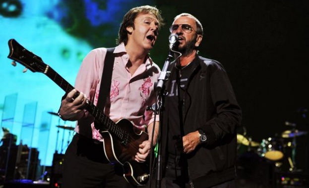 Бившият барабанист на Бийтълс Ринго Стар отбеляза 77 ия си