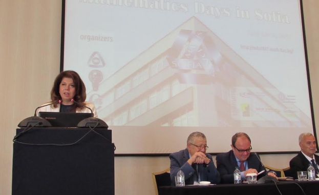 Езикът на математиката е универсален и има силата да сближава