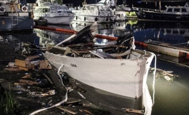 Най малко 13 души са ранени при експлозия на яхта в