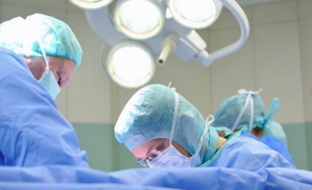 18 годишният Александър Алексиев от Бяла излезе от комата и вече